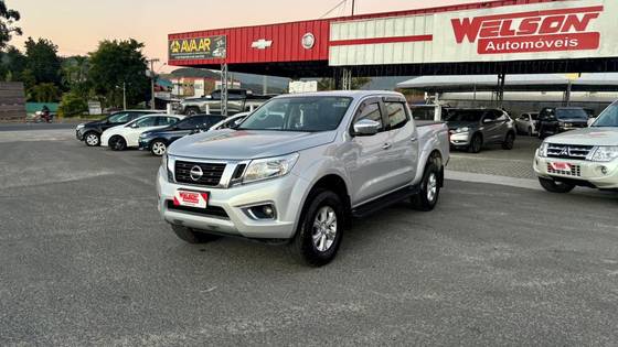 NISSAN FRONTIER 2.3 16V TURBO DIESEL SE CD 4X4 AUTOMÁTICO NISSAN FRONTIER 2.3 16V TURBO DIESEL SE CD 4X4 AUTOMÁTICO